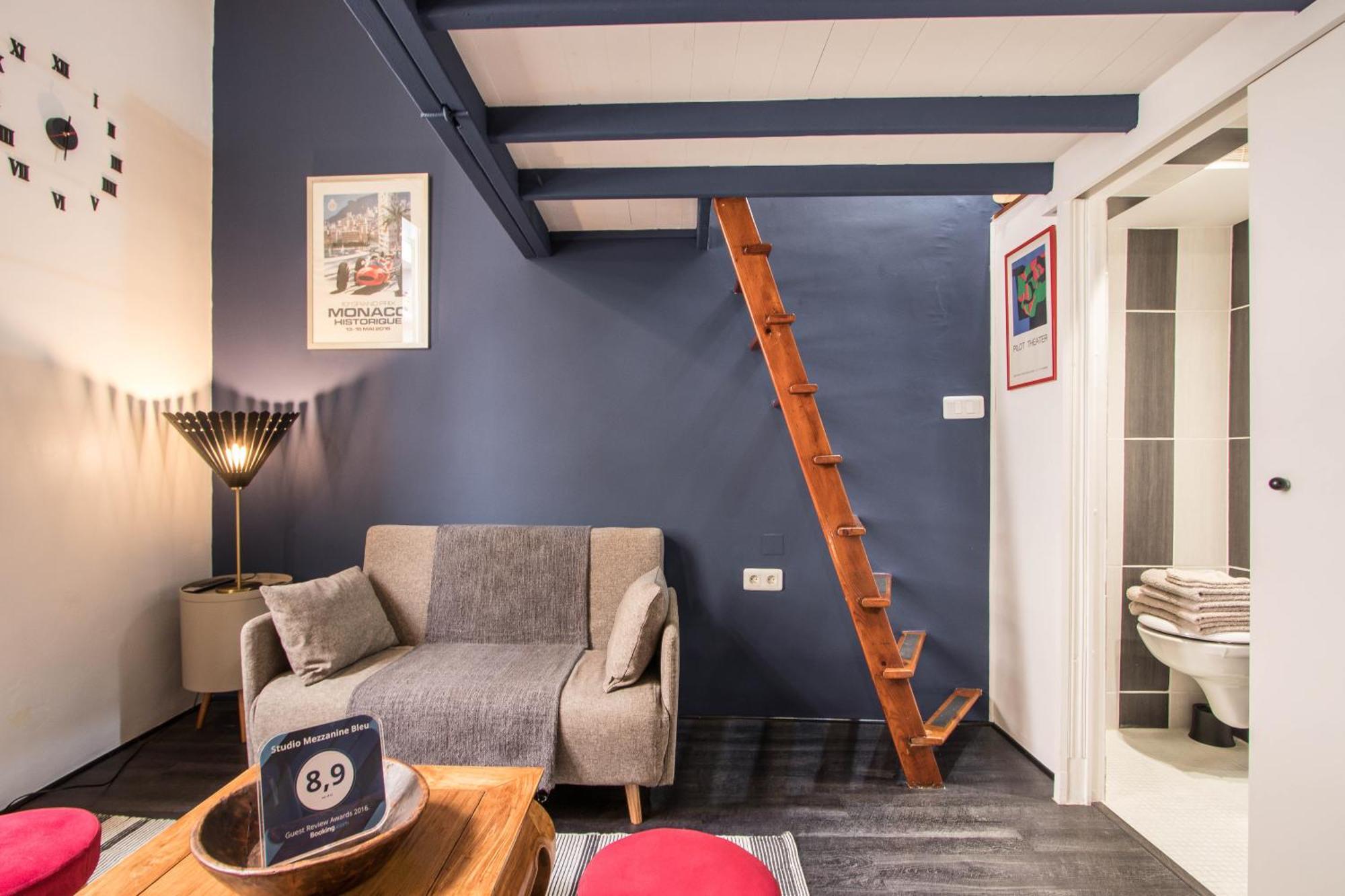 Mezzanine Bleu