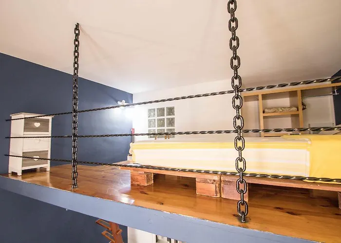 Studio Mezzanine Bleu