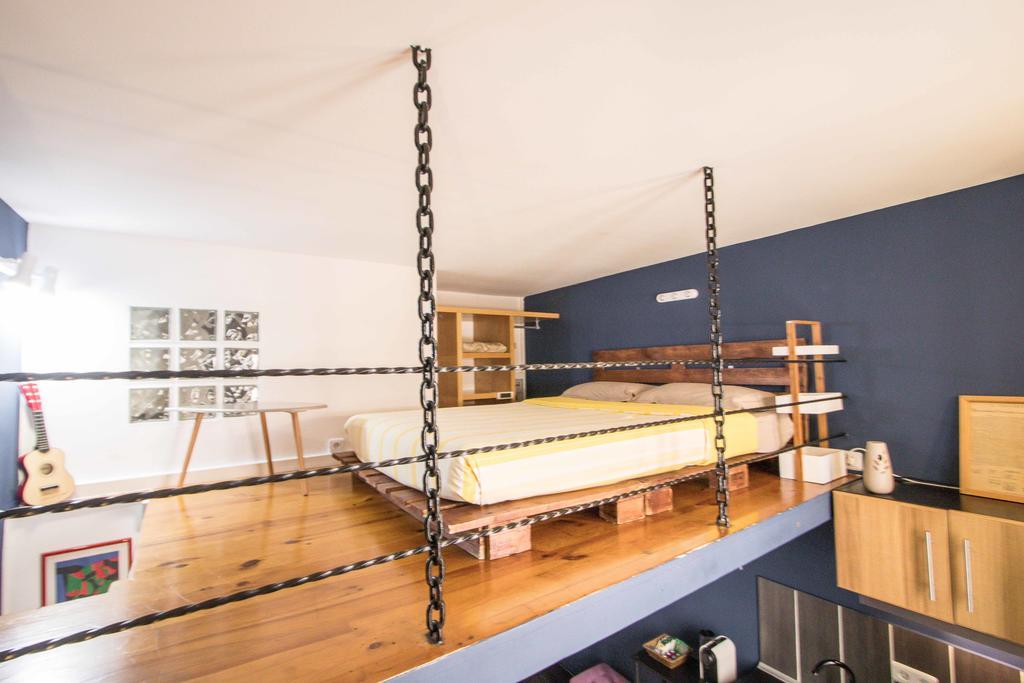 Mezzanine Bleu Apartment